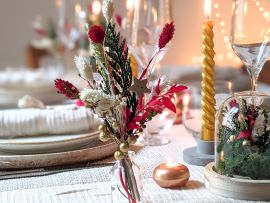 Mini bouquet de fleurs stabilisées pour décoration de table aux couleurs de Noël Jingle Bell par Flora Paris