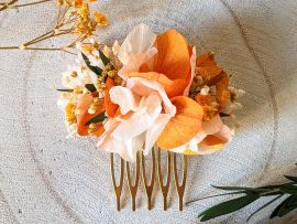 Peigne à cheveux fleuri pour coiffure de mariage en fleurs séchées & stabilisées orangées Chloé par Flora Paris
