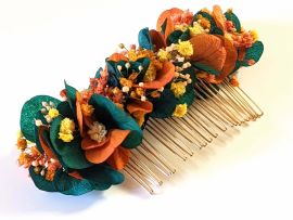 Peigne à cheveux fleuri pour coiffure de mariage en fleurs stabilisées oranges et bleues Nila par Flora Paris