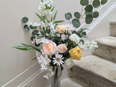 Bouquet de fleurs artificielles haut de gamme aux couleurs pastel Joséphine par Flora Paris