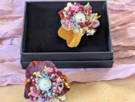 Boucles d’oreilles clou en fleurs stabilisées aux couleurs chatoyantes Justine par Flora Paris