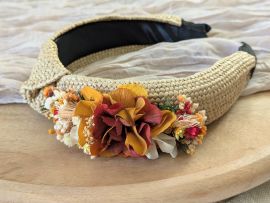 Serre-tête artisanal orné de fleurs séchées & stabilisées aux tonalités rouges Coco Cinelle par Flora Paris