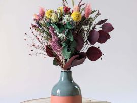 Petit bouquet de fleurs séchées & stabilisées avec son vase en céramique Rachel par Flora Paris