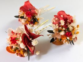 Épingle à cheveux ornée de fleurs stabilisées aux tonalités rouges Coco Cinelle par Flora Paris