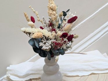 Petit bouquet de fleurs séchées aux couleurs rouges et vertes Sofia par Flora Paris
