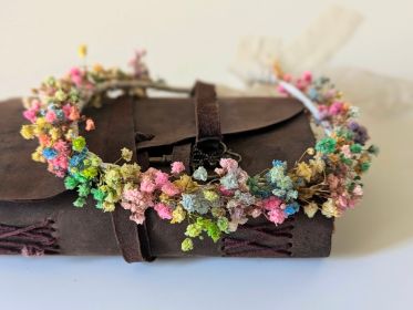 Demi-couronne de cheveux gypsophile stabilisée multicolore Felicia par Flora Paris