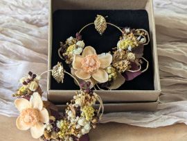 Boucles d’oreilles fleurs stabilisées pêche & terracotta Ingrid par Flora Paris