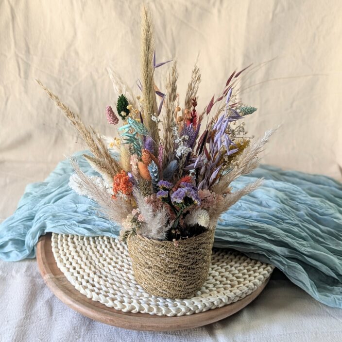 Panier de fleurs naturelles séchées et stabilisées aux couleurs vives, Bloom