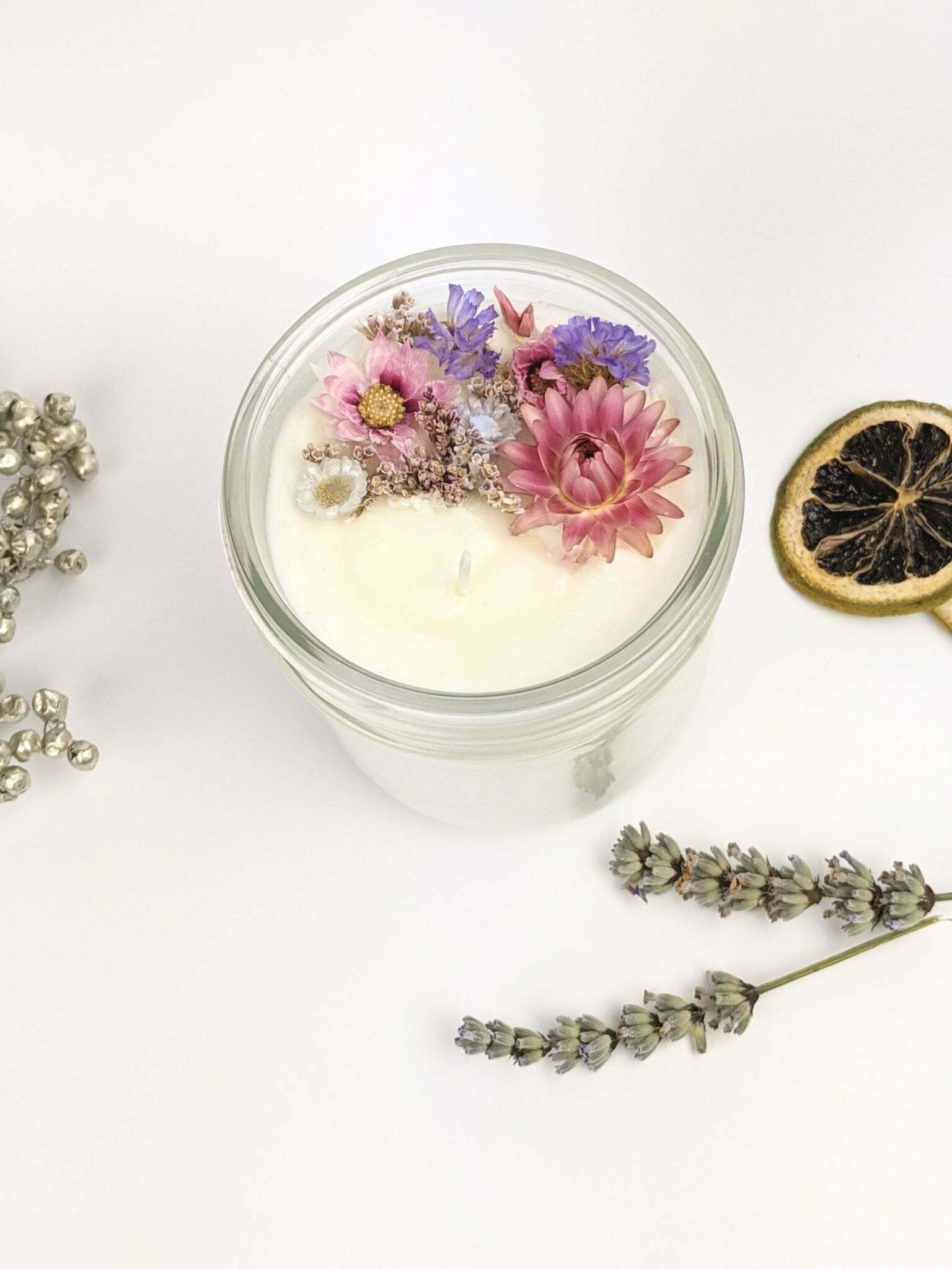 Bougie parfumée poudre de riz & lavande à la cire de soja et fleurs séchées, naturelle