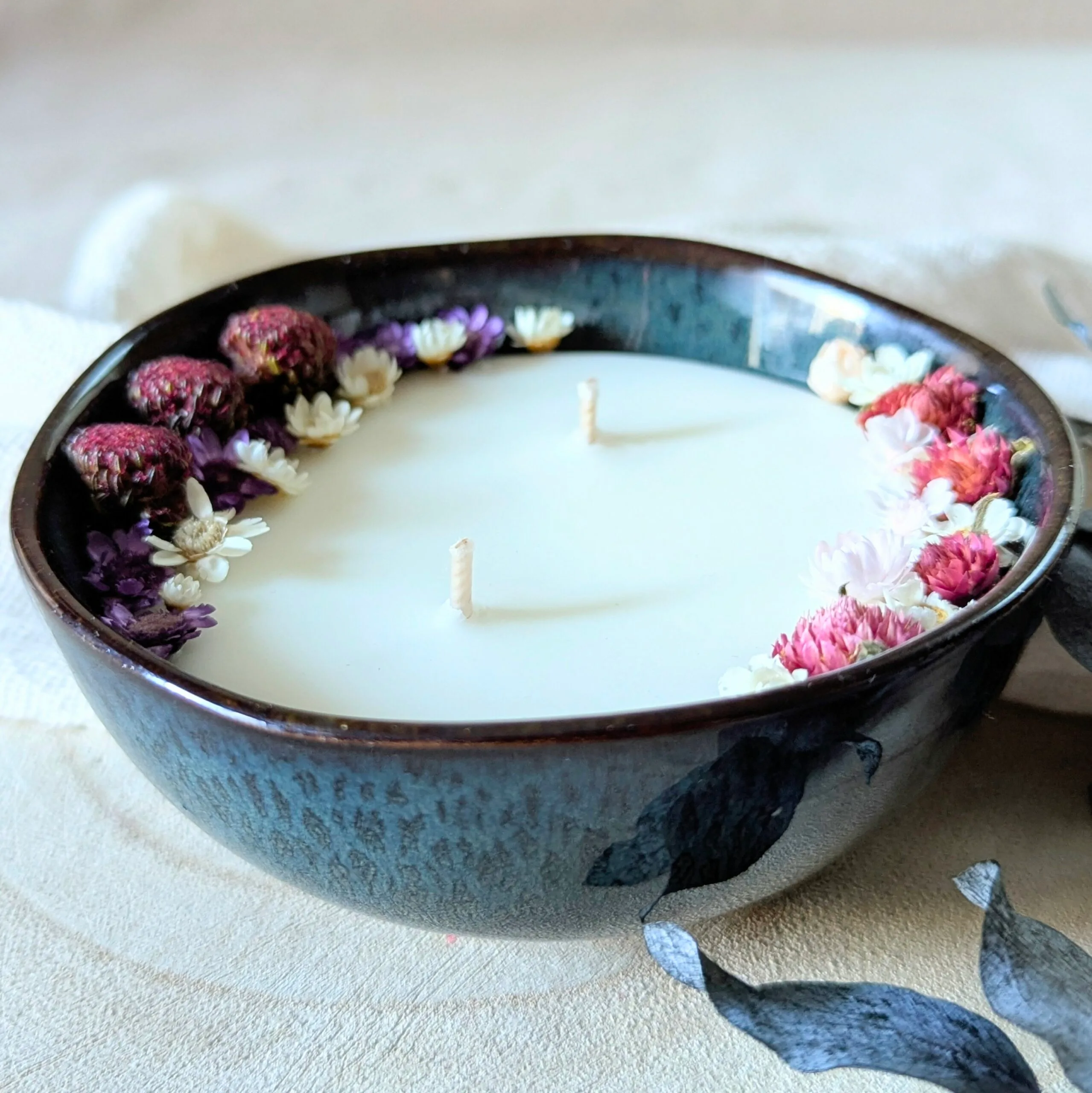 Bougie fleurie parfum rose oud, Yuriko – Image 4