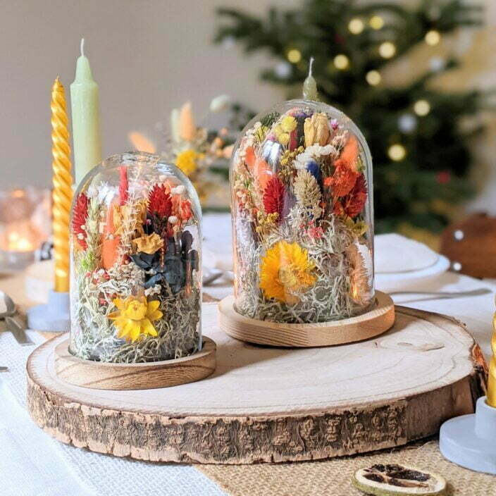 Cloche en verre, fleurs séchées et stabilisées aux couleurs de l’arc-en-ciel, Flora 2