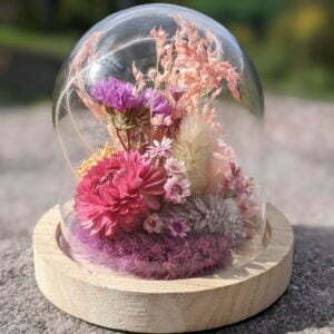 Cloche en verre et fleurs séchées pour décoration d’intérieur, Pink Purple