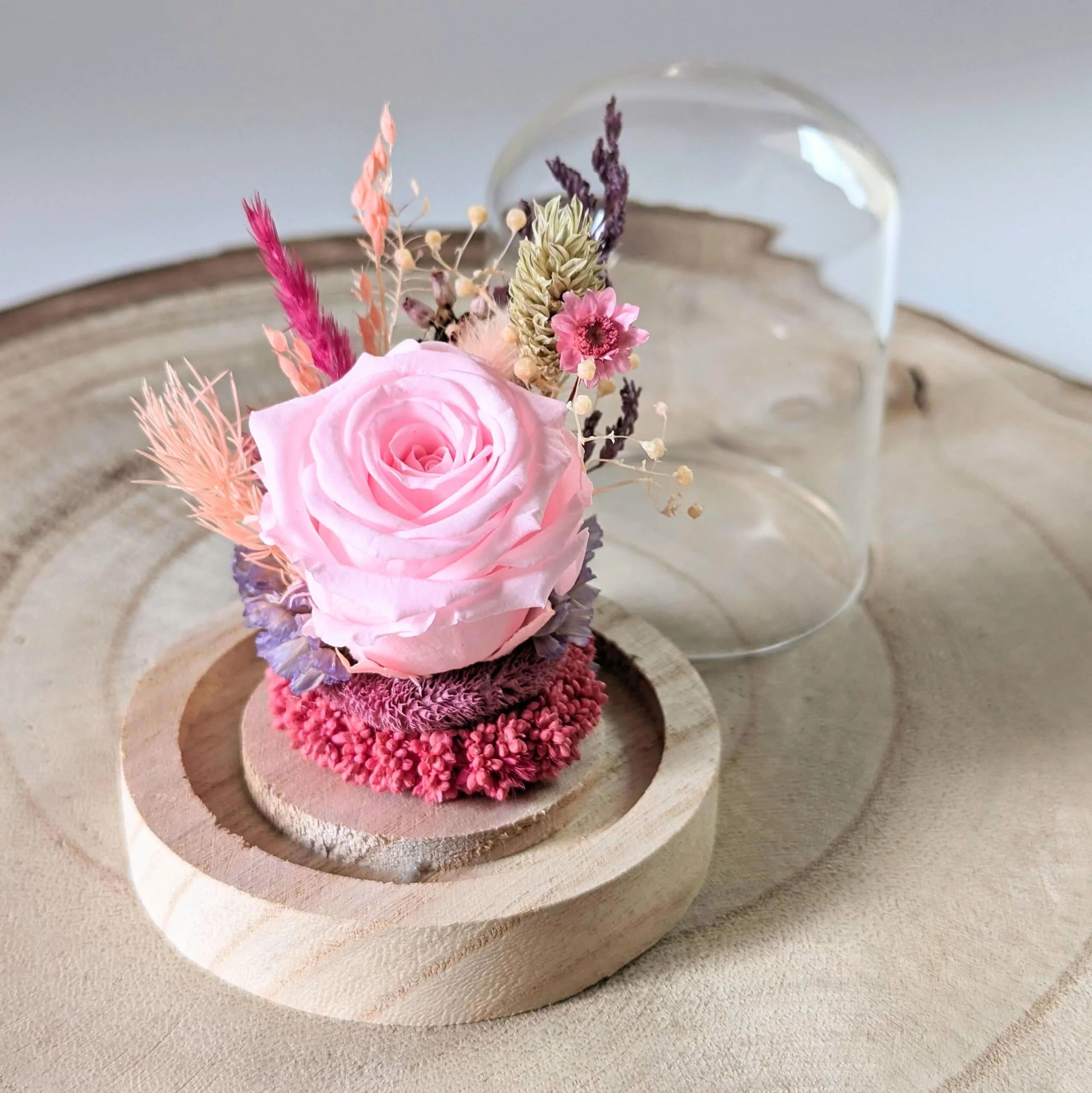 Cloche en verre et fleurs séchées pour décoration d'intérieur, Pink Purple
