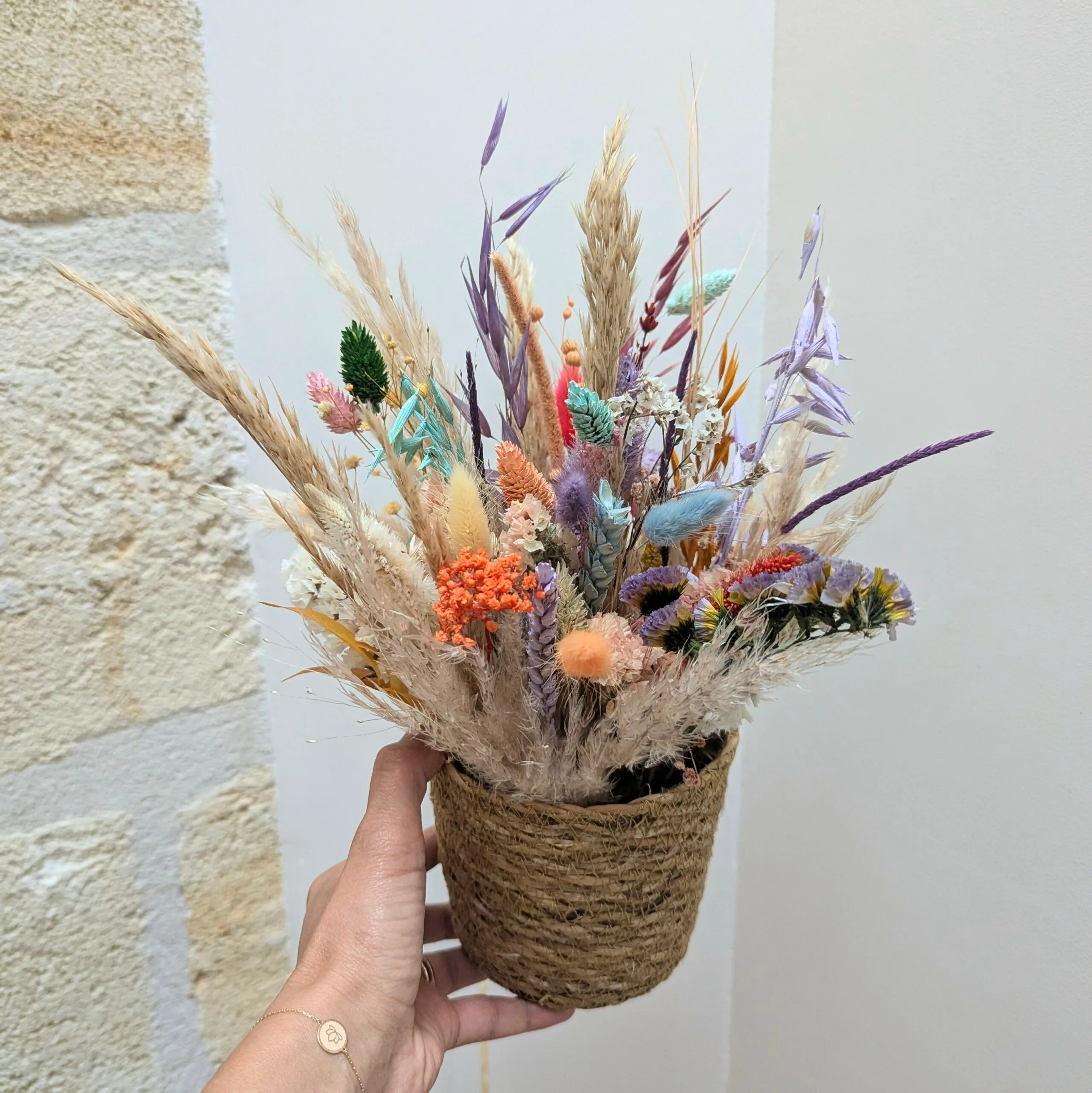 Panier de fleurs naturelles séchées et stabilisées aux couleurs vives, Bloom – Image 4