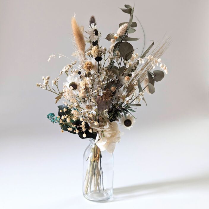 Petit bouquet en fleurs séchées aux couleurs intemporelles & vase en verre transparent, Laure