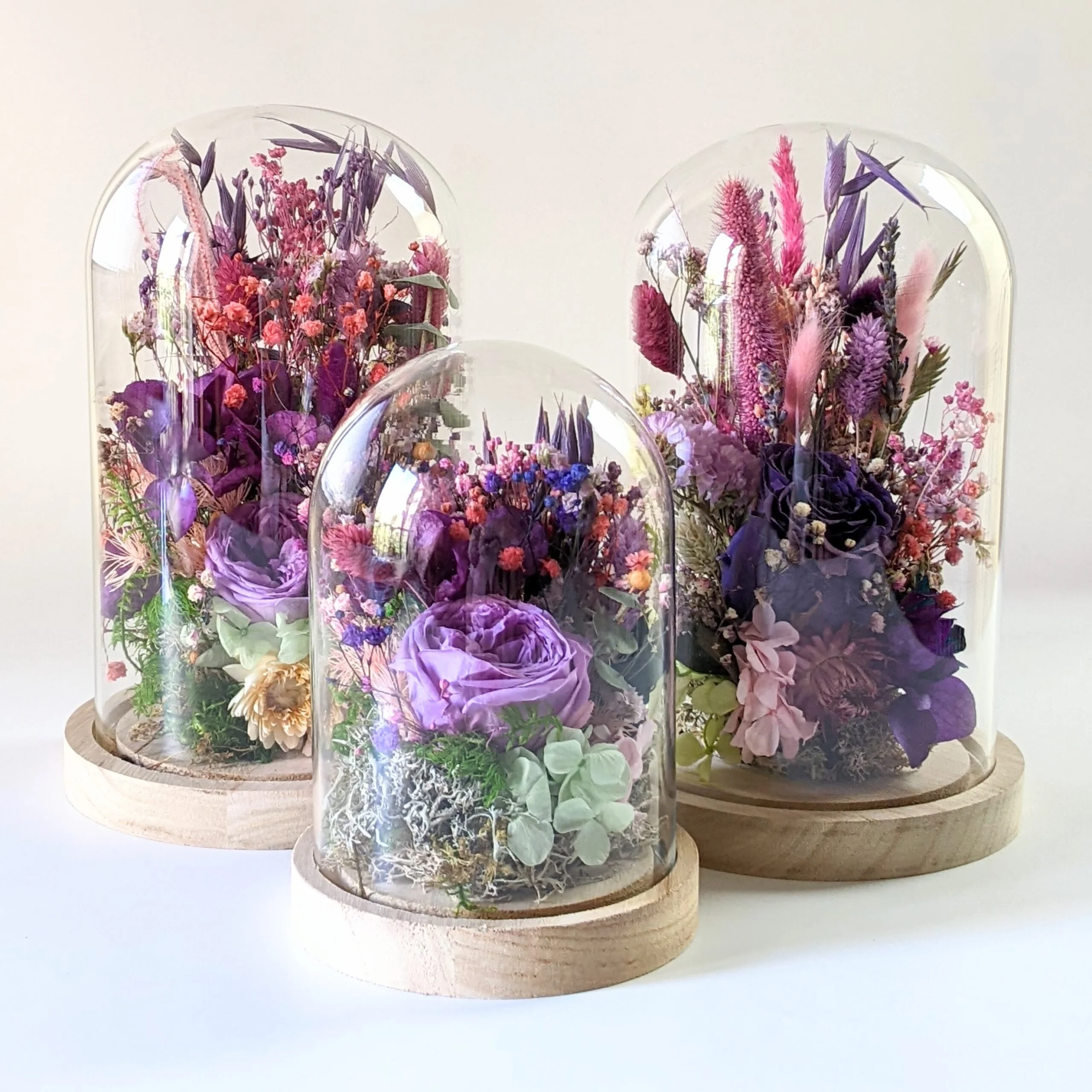 Cloche en verre avec rose éternelle et fleurs séchées pour décoration d'intérieur, Édith