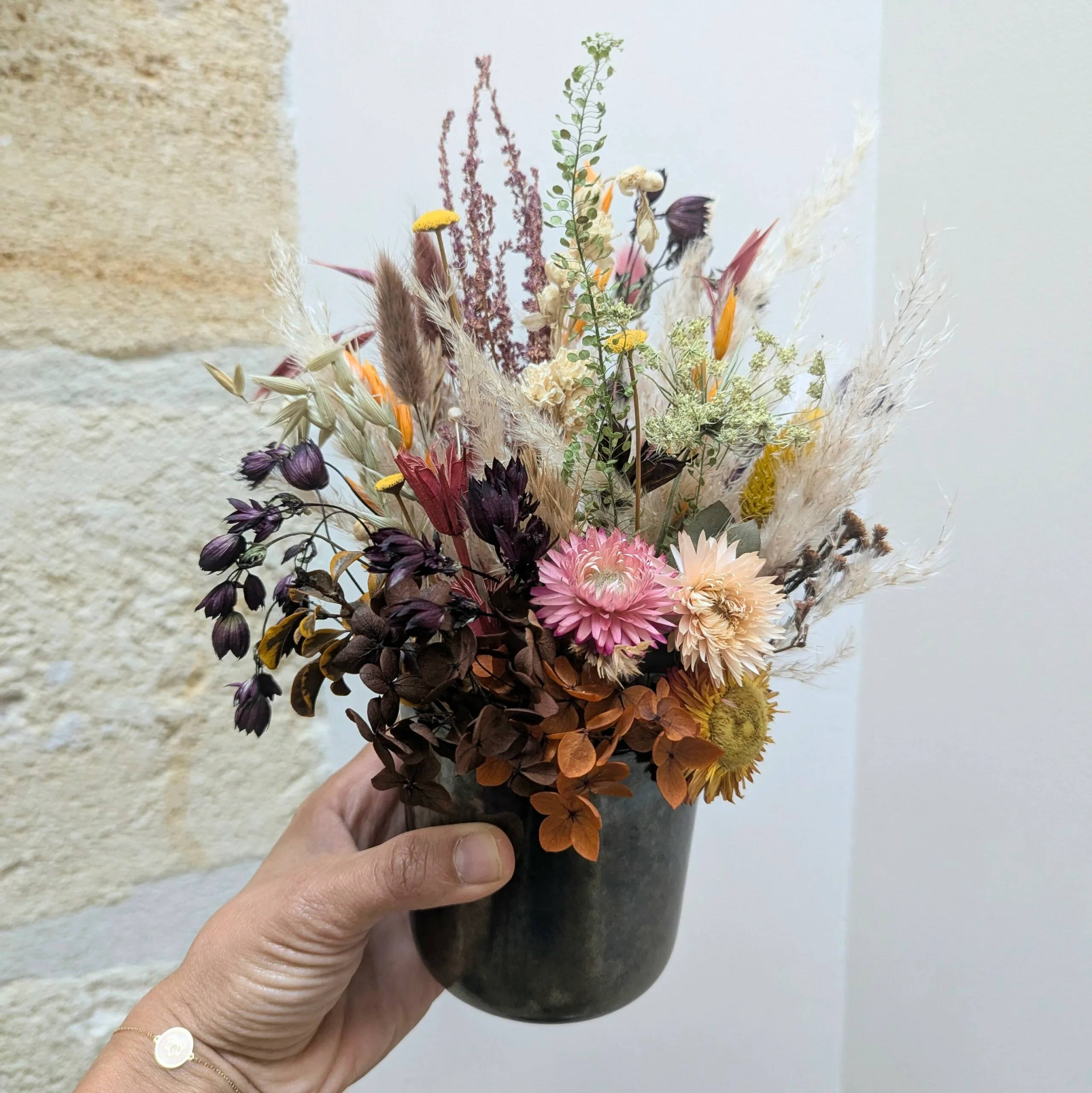 Composition de fleurs séchées aux couleurs automnales, Nathalie – Image 3