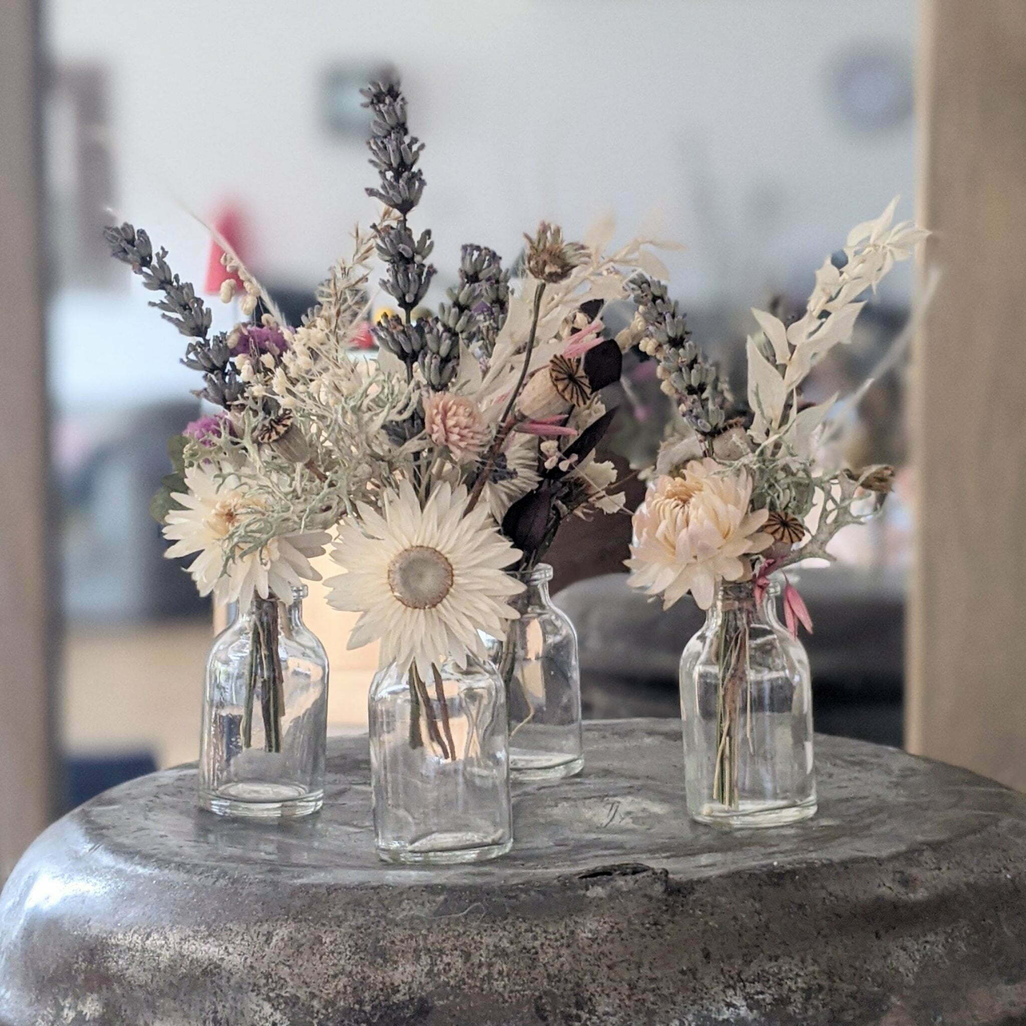 Mini bouquet de fleurs séchées pour décoration de table évènementielle