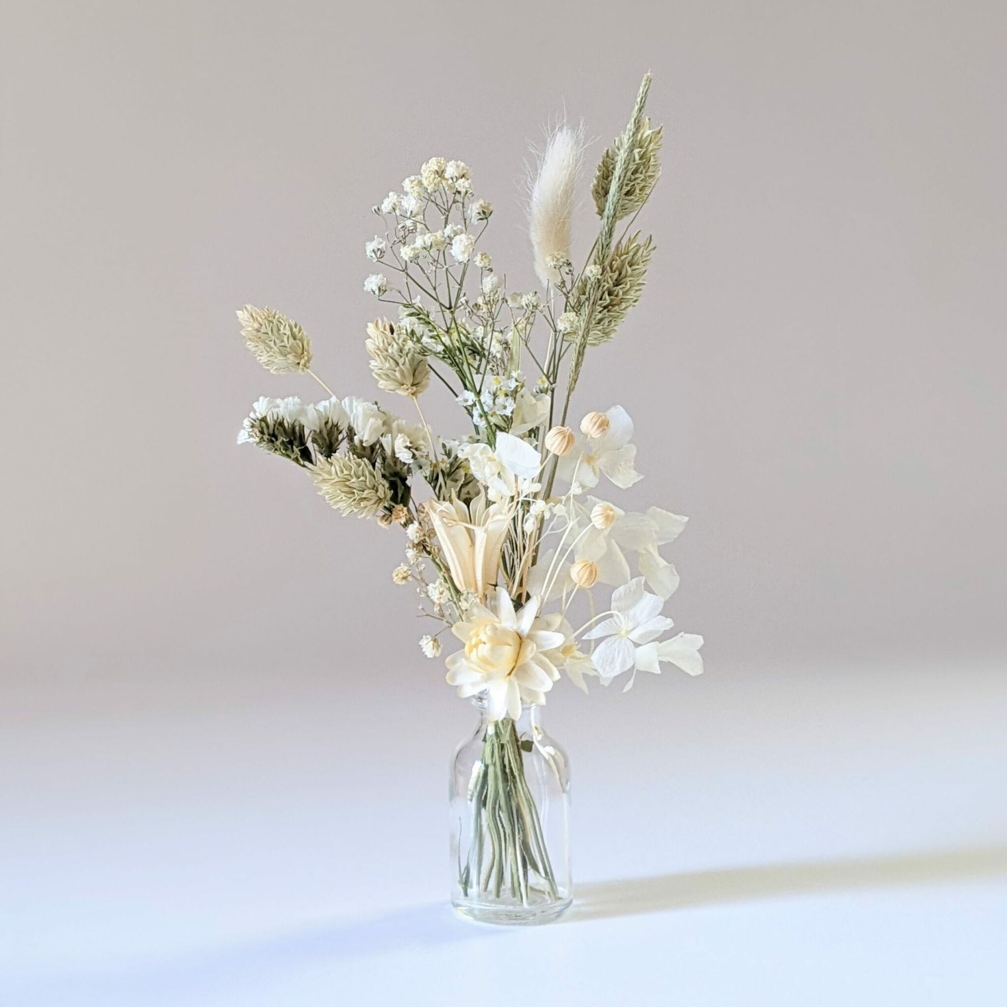 Mini bouquet de fleurs séchées pour décoration de table évènementielle, Fiesta Flora Paris