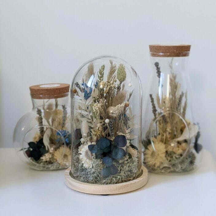 Cloche en verre, fleurs stabilisées & fleurs séchées pour décoration d’intérieur, Joy
