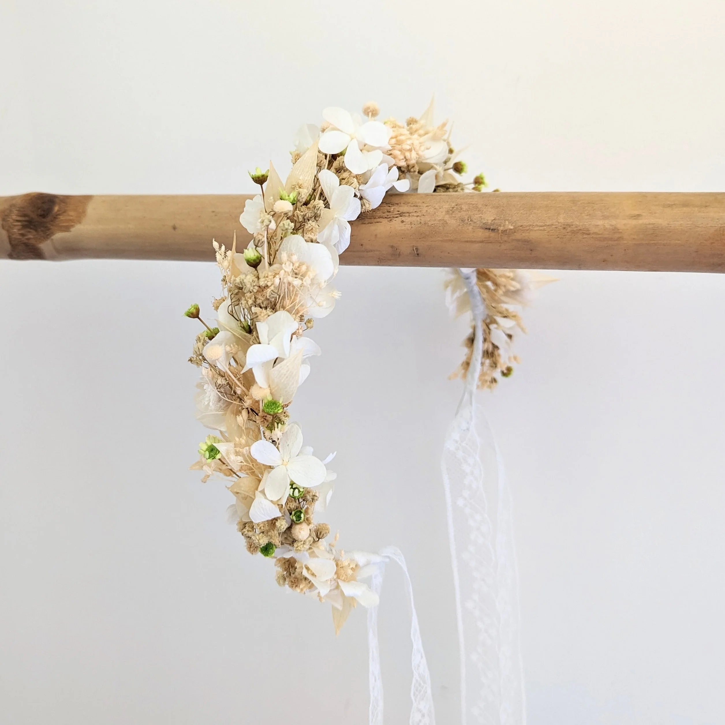 Couronne de cheveux pour coiffure de mariage en fleurs séchées & fleurs stabilisées, Marmara – Image 4