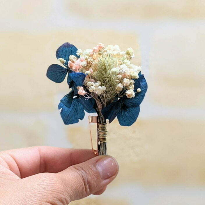 Boutonnière de fleurs séchées et fleurs stabilisées, Mona 3