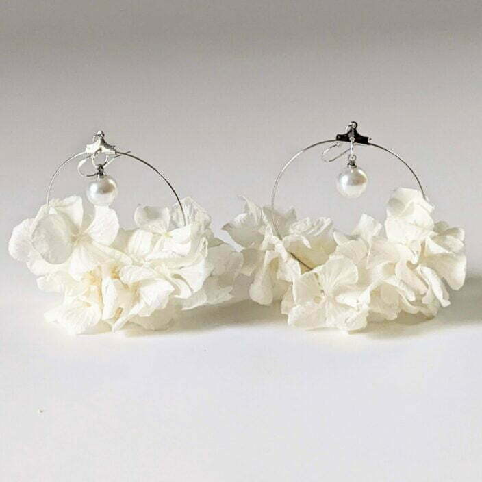 Boucles d’oreilles créoles en fleurs stabilisées, Naëlle 4