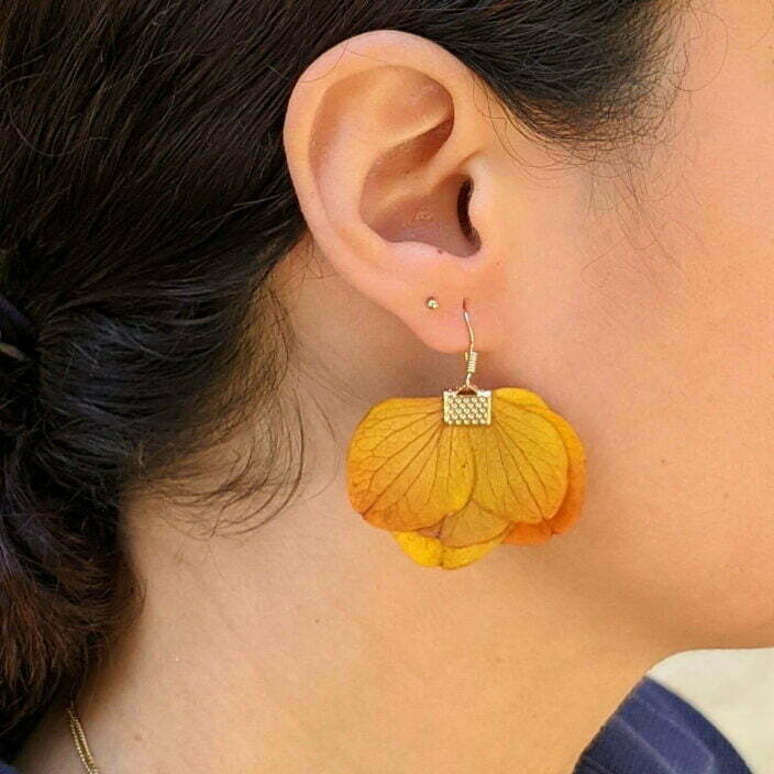 Boucles d’oreilles éventail en fleurs stabilisées, bijou bohème, Neus 2