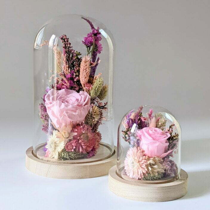 Cloche en verre et fleurs séchées pour décoration d’intérieur, Pink Purple