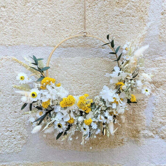 Couronne murale de fleurs séchées & fleurs stabilisées jaunes et blanches, Flore