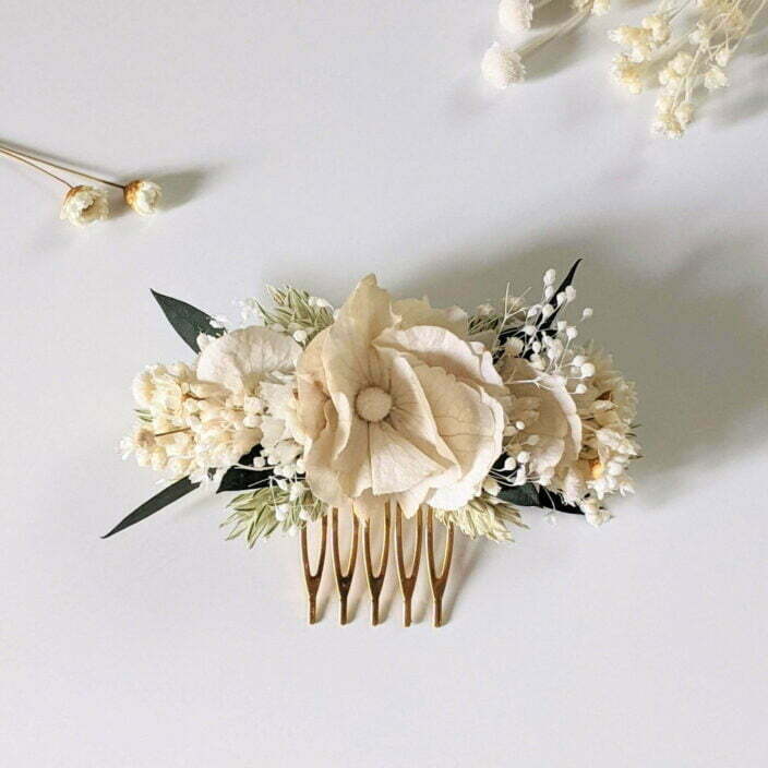 Peigne à cheveux fleuri pour coiffure de mariage en fleurs séchées & fleurs stabilisées, Inès – Image 4