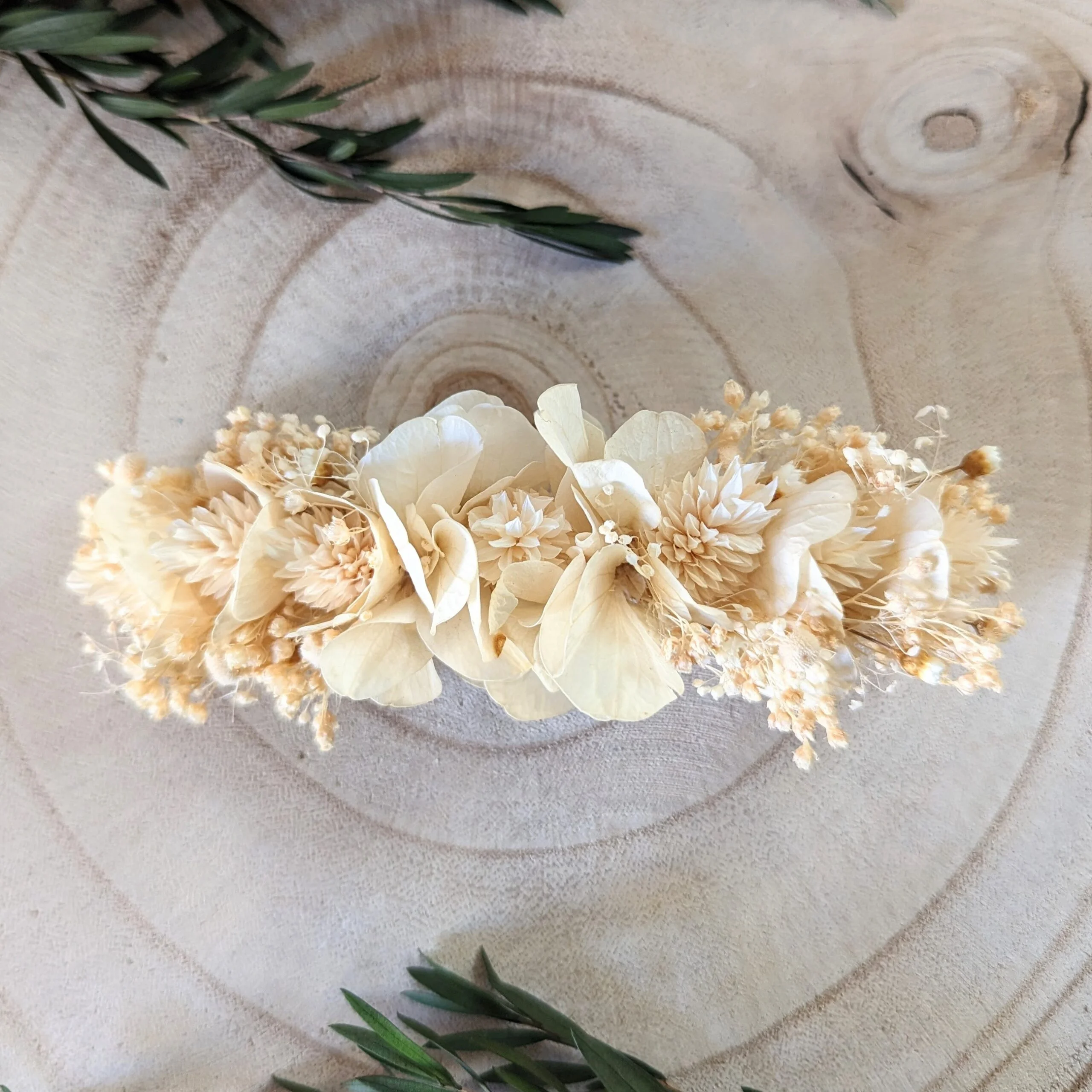 Barrette à cheveux fleurie pour coiffure de mariage en fleurs séchées & stabilisées beiges, Luna – Image 2