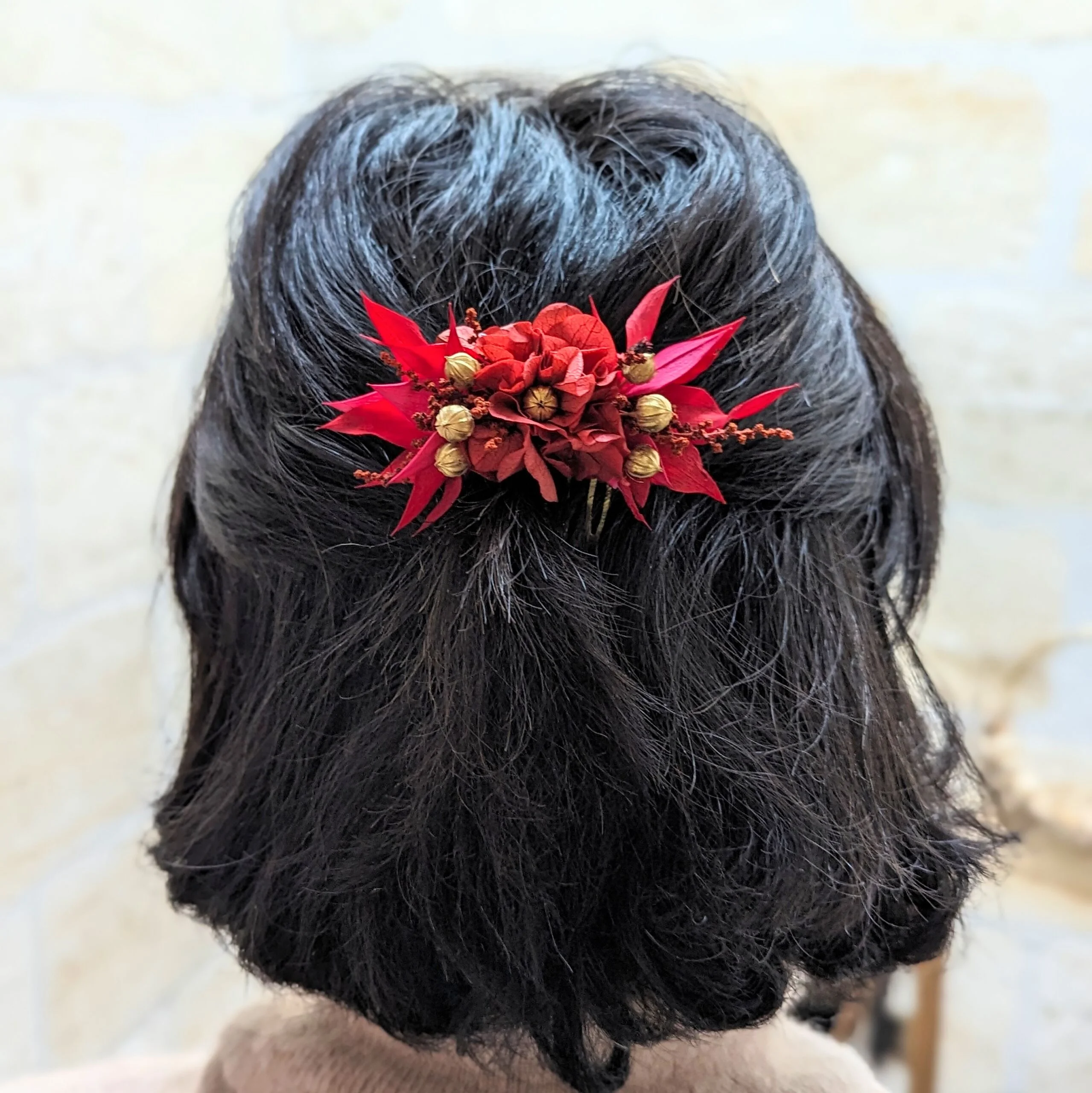 Peigne à cheveux fleuri pour coiffure de mariage en fleurs stabilisées aux couleurs vives, Joyce – Image 2