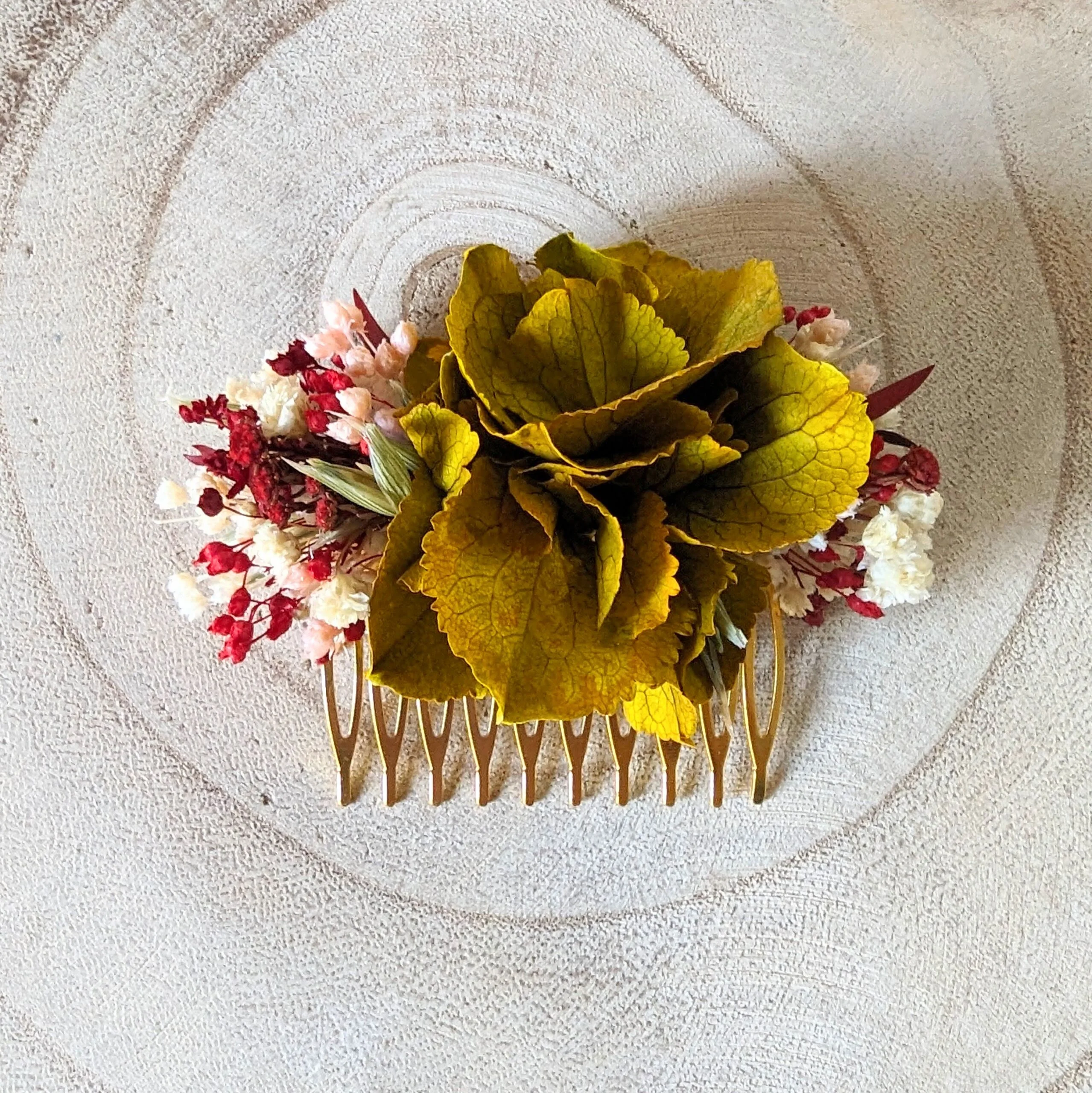 Peigne à cheveux fleuri pour coiffure de mariage en fleurs séchées & stabilisées safran, Dahlia – Image 2