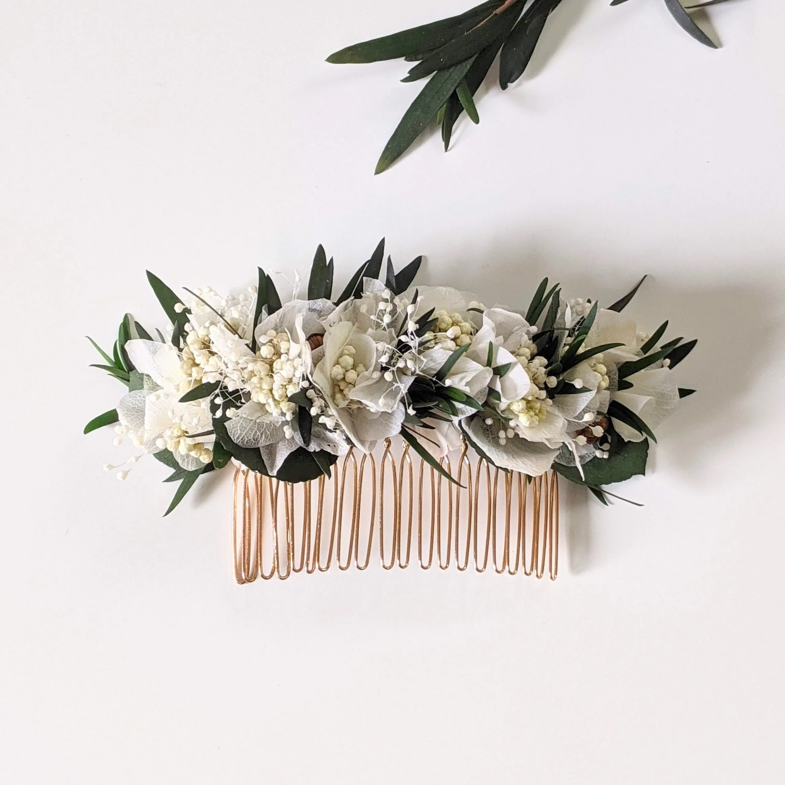 Peigne à cheveux fleuri pour coiffure de mariage en fleurs stabilisées, Frida