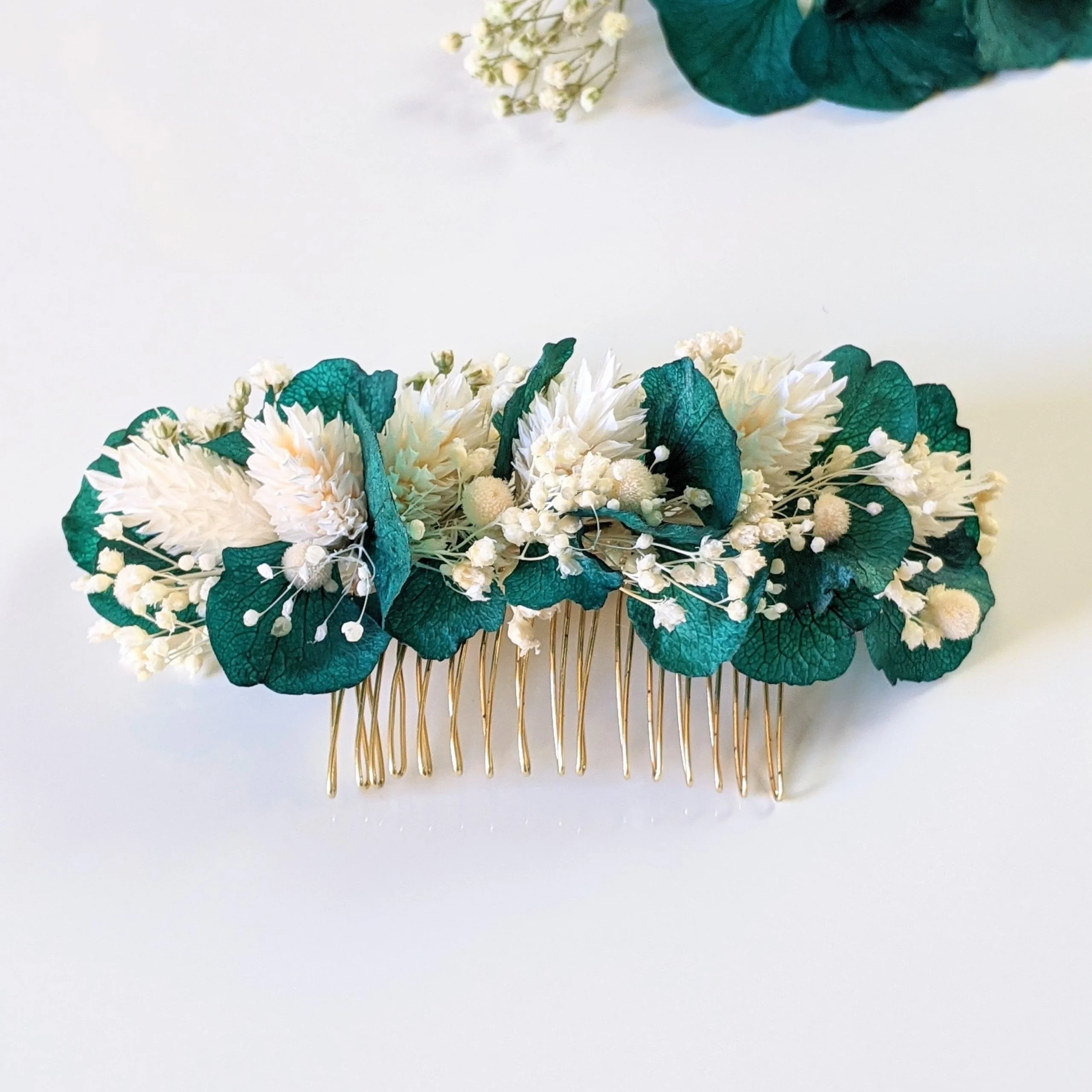 Peigne à cheveux fleuri pour coiffure de mariage en fleurs séchées & fleurs stabilisées, Malèna – Image 2