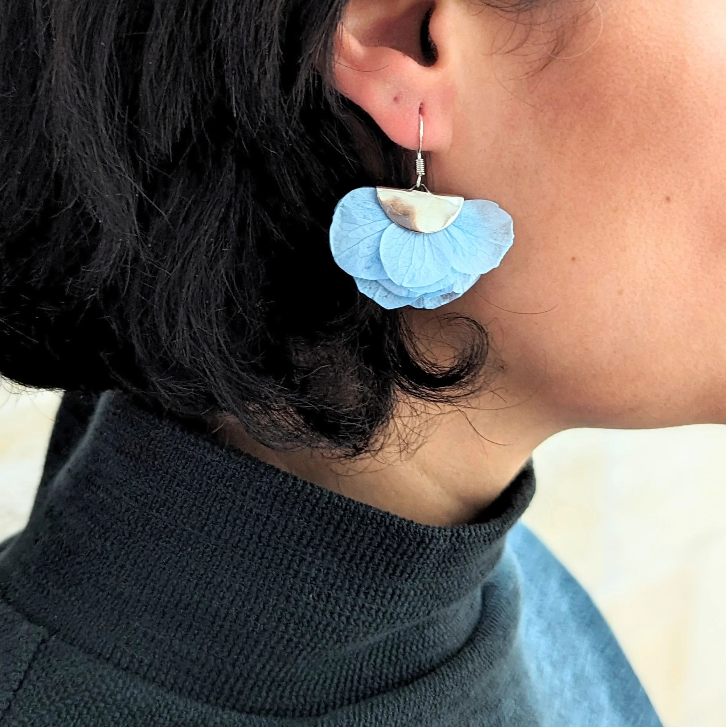 Boucles d'oreilles éventail en fleurs stabilisées, bijou bohème, Neus – Image 4