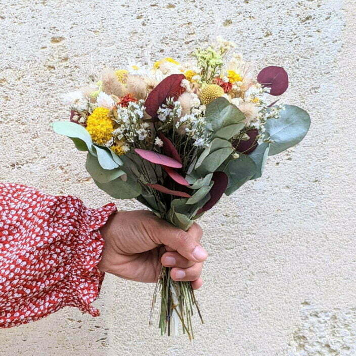 Bouquet de mariée en fleurs séchées & fleurs stabilisées dans les tons jaunes, rouges, beiges, Elvira 4