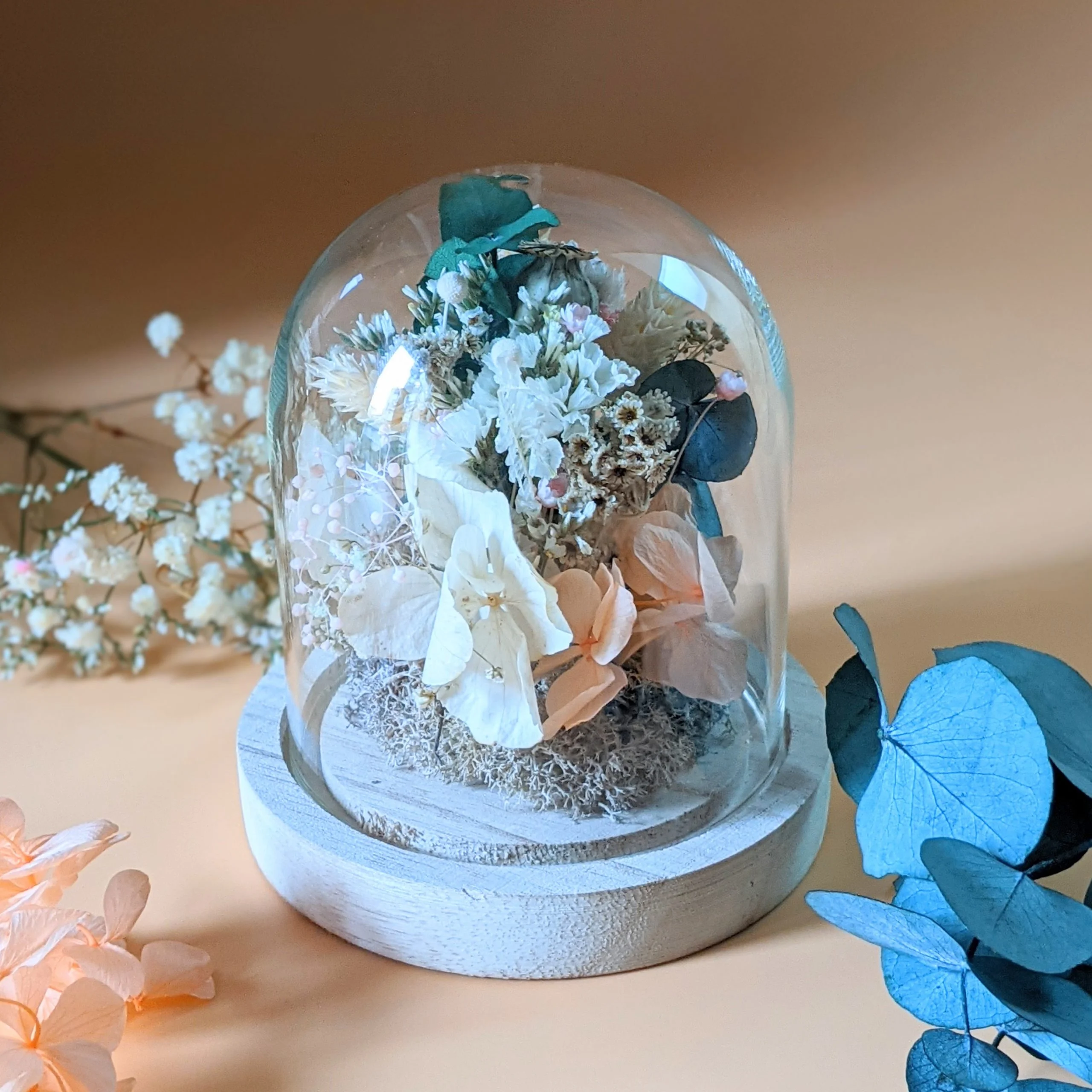 Cloche en verre avec fleurs séchées & fleurs éternelles pour décoration d’intérieur bohème, Lupita – Image 3