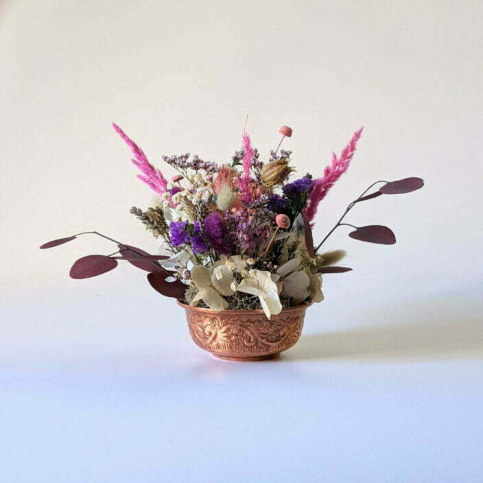 Composition de fleurs stabilisées et fleurs séchées pot en cuivre vintage, Rama 3