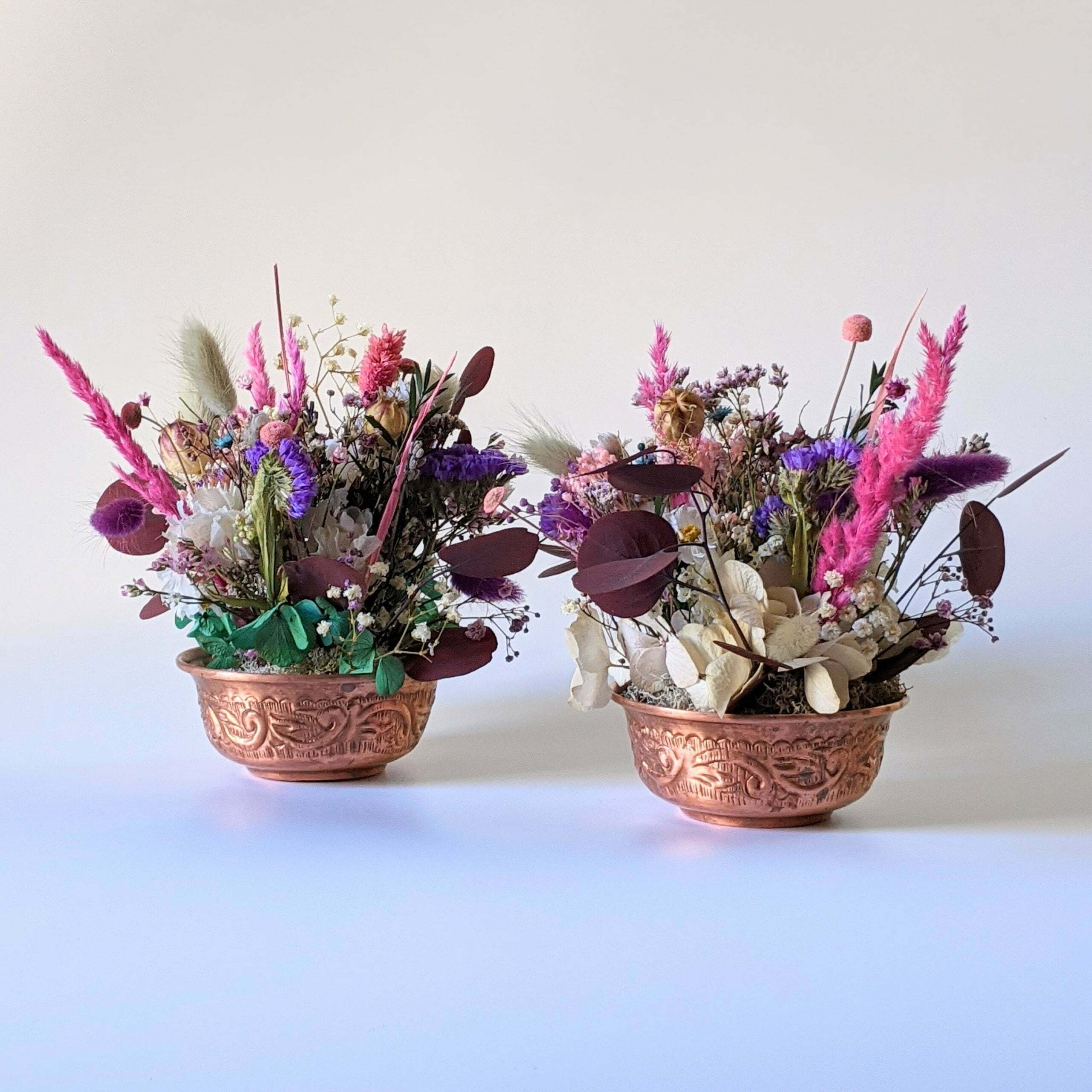 Composition de fleurs stabilisées et fleurs séchées pot en cuivre vintage,  Rama - Flora Paris