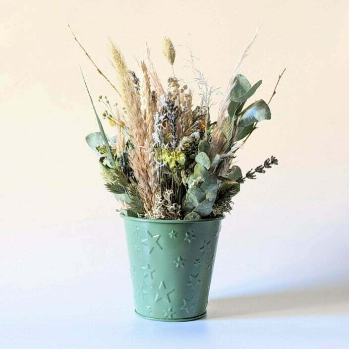 Composition artisanale de Noël en fleurs séchées et stabilisées, Ludivine