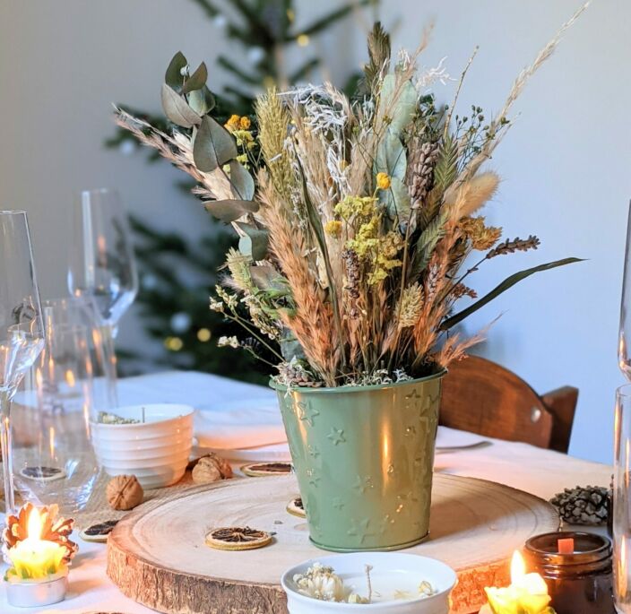 Composition artisanale de Noël en fleurs séchées et stabilisées, Ludivine