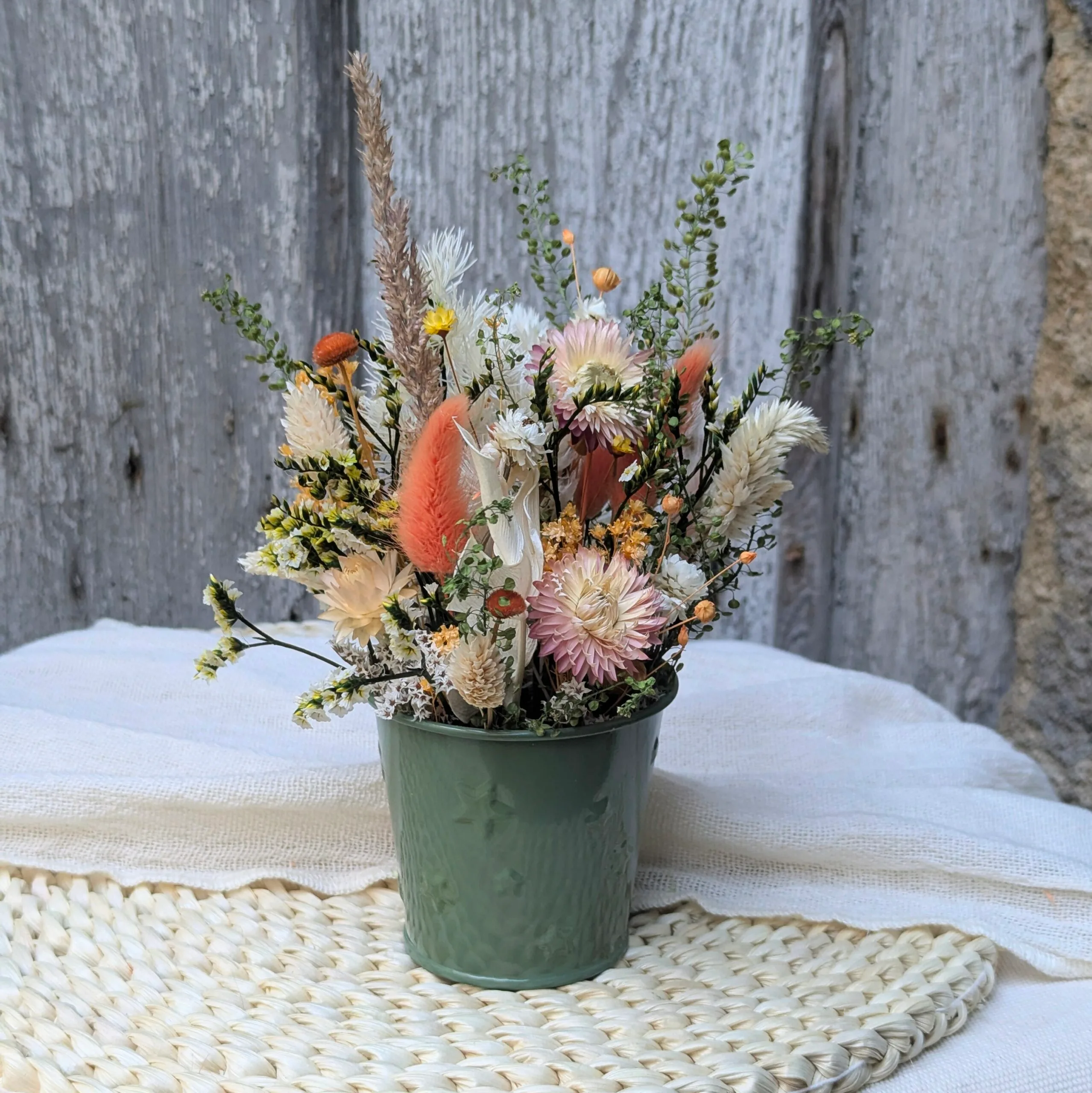 Composition artisanale en fleurs séchées et stabilisées, Ludivine – Image 3