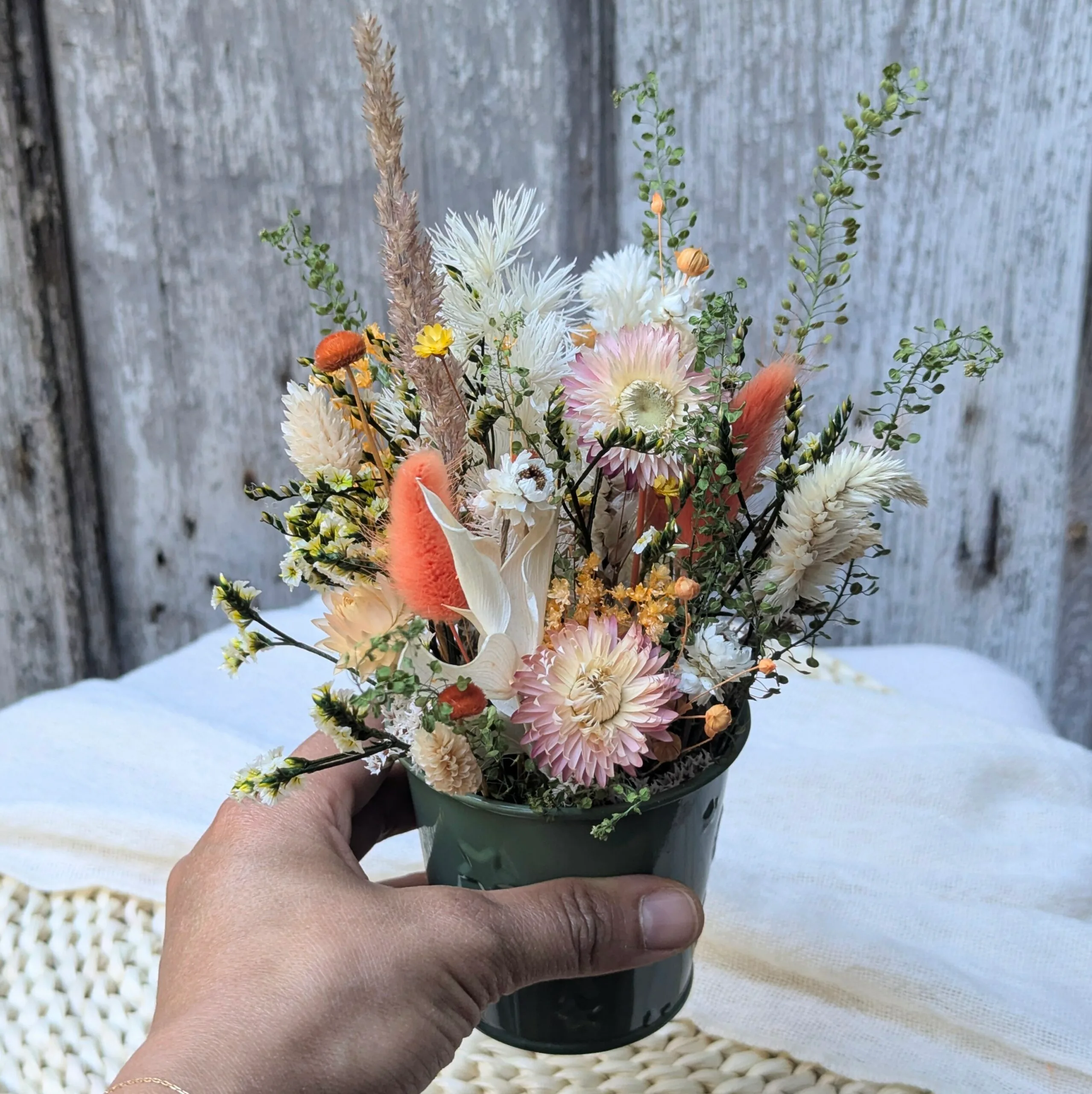 Composition artisanale en fleurs séchées et stabilisées, Ludivine – Image 2