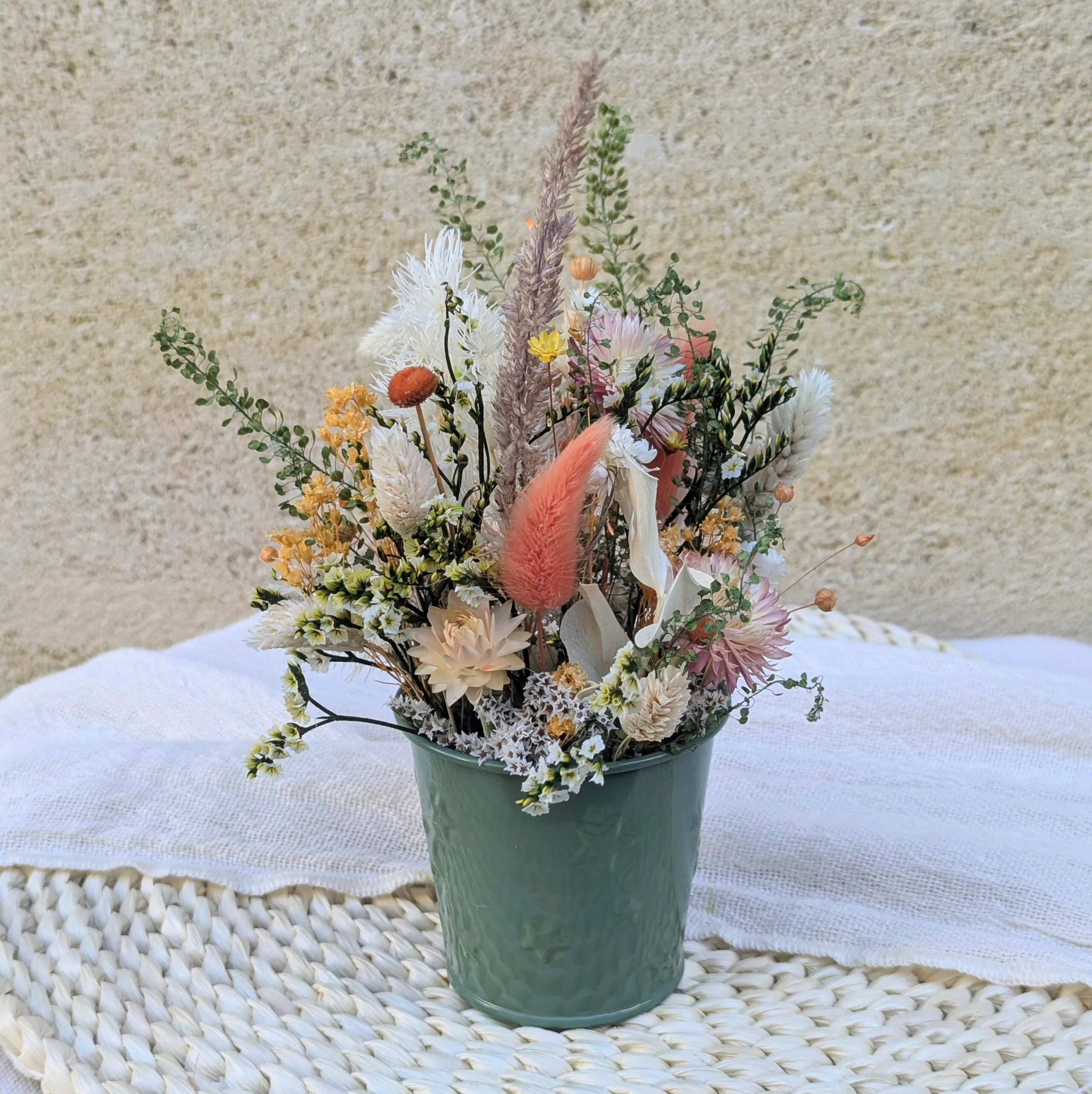 Composition artisanale en fleurs séchées et stabilisées, Ludivine – Image 4