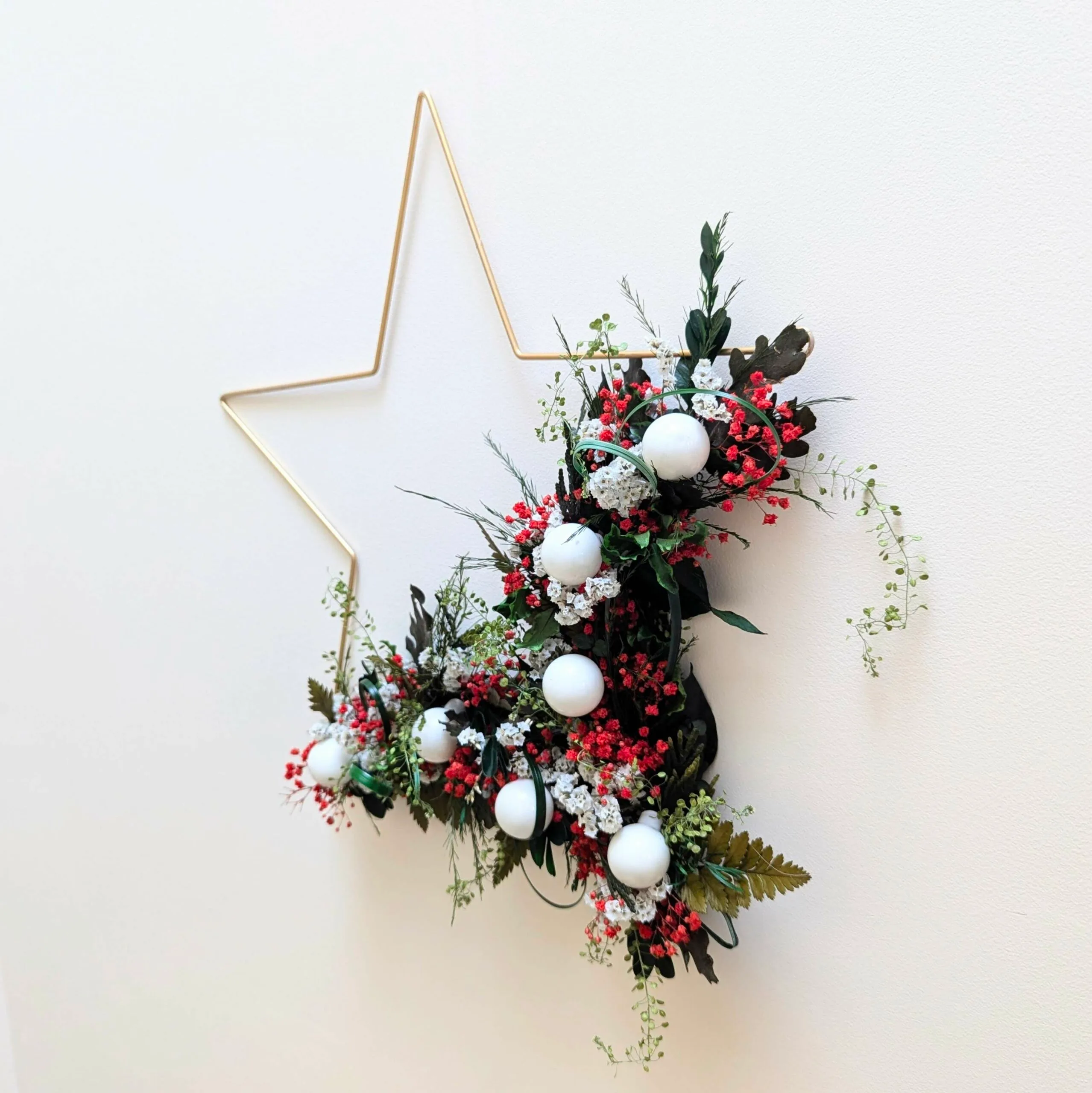 Étoile ornée de fleurs stabilisées pour décoration de Noël, Céleste – Image 2