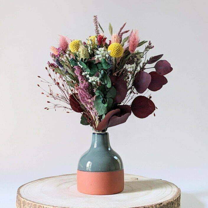 Petit bouquet de fleurs séchées & stabilisées avec son vase en céramique, Rachel