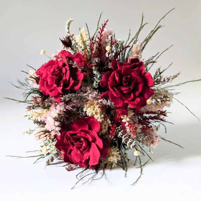Bouquet de mariée avec gardénias éternels de couleur rouge, Rachel 3