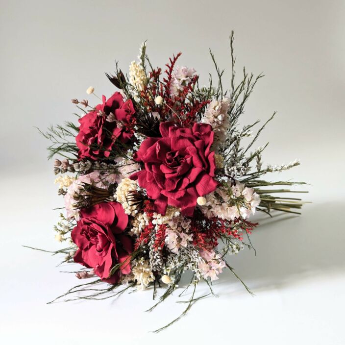 Bouquet de mariée avec gardénias éternels de couleur rouge, Rachel 4